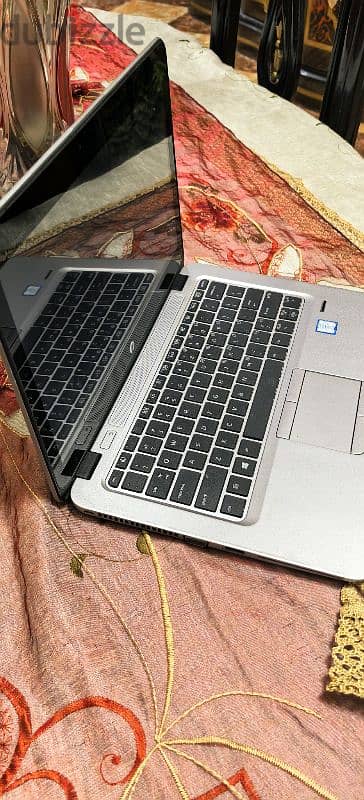 HP elitebook 840 g4 6