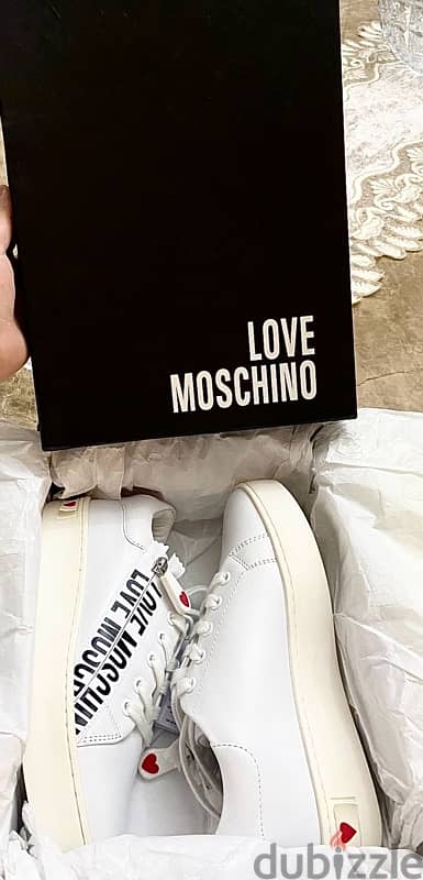 Love Moschino authentic shoes/sneaker - New - Size 37