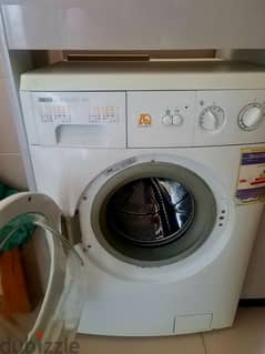 غسالة زانوسي اكواتيك ٥ كيلو   5 Zanussi full automatic washing machine 0