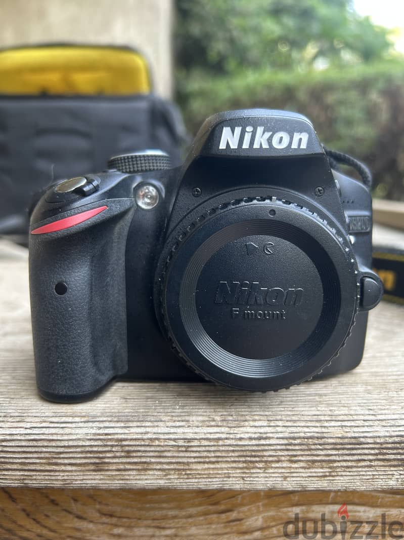 FOR SALE: NIKON D3200 BODY ONLY 1