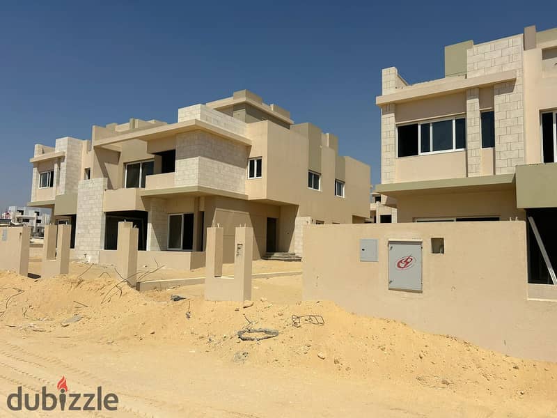 Villa for immediate delivery in Hyde Park Sheikh Zayed Tawny in installments 4