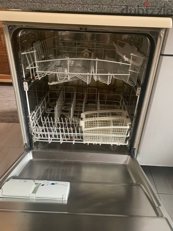 dishwasher whirlpool 0