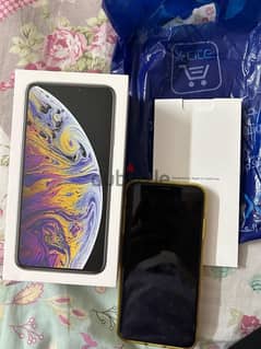 iphone XS max with box perfect use 0