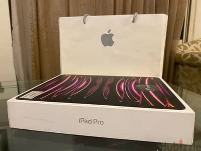 new i pad pro 12.9 not used -latest model