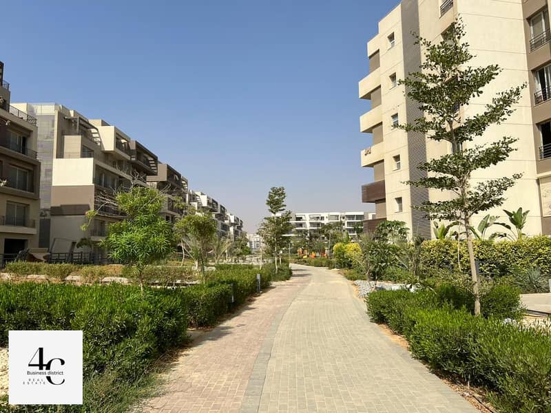 Apartment 248m with the largest area for sale in Best View on villas with installments 4 bedrooms at the lowest price in Palm Hills New Cairo 1