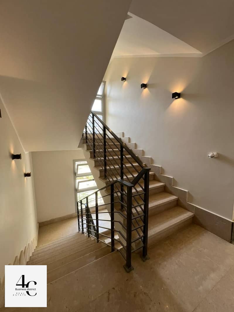 Apartment 248m with the largest area for sale in Best View on villas with installments 4 bedrooms at the lowest price in Palm Hills New Cairo 10