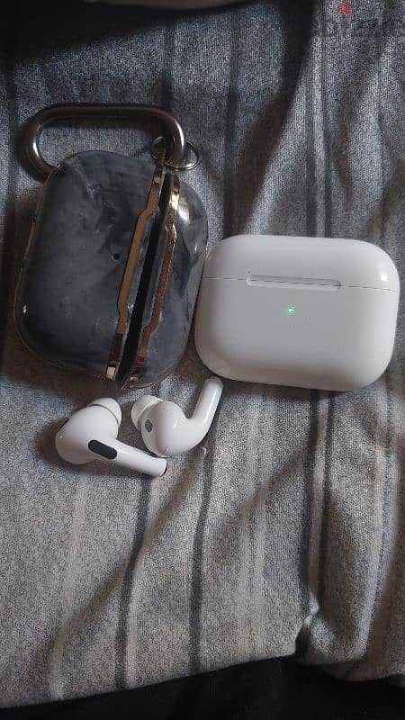 Apple airpods 2 (second generation) 6