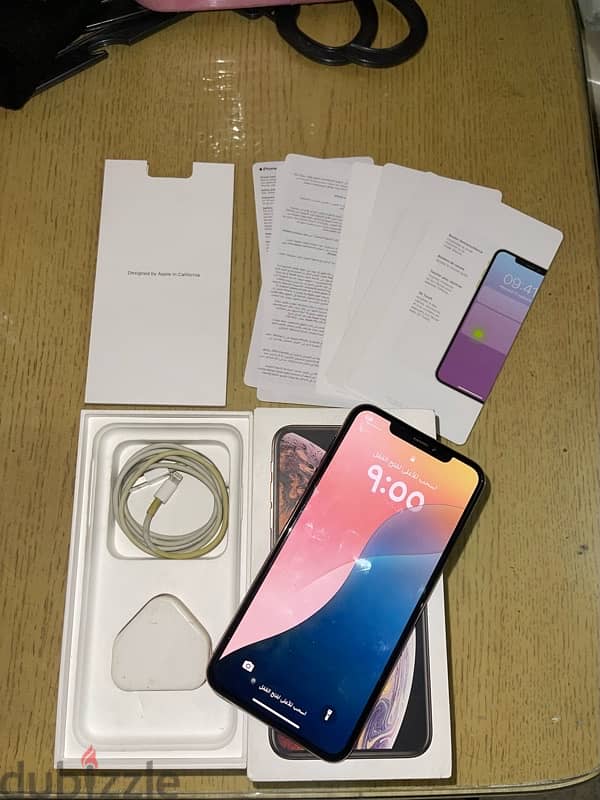 iPhone XS Max 64g with box 1