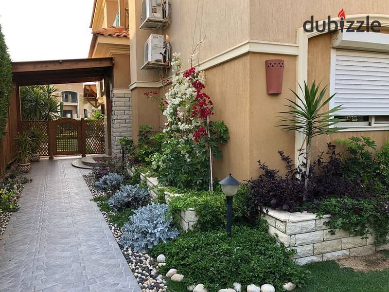 Villa Townhouse Corner 205m for sale in Telal East New Cairo 4