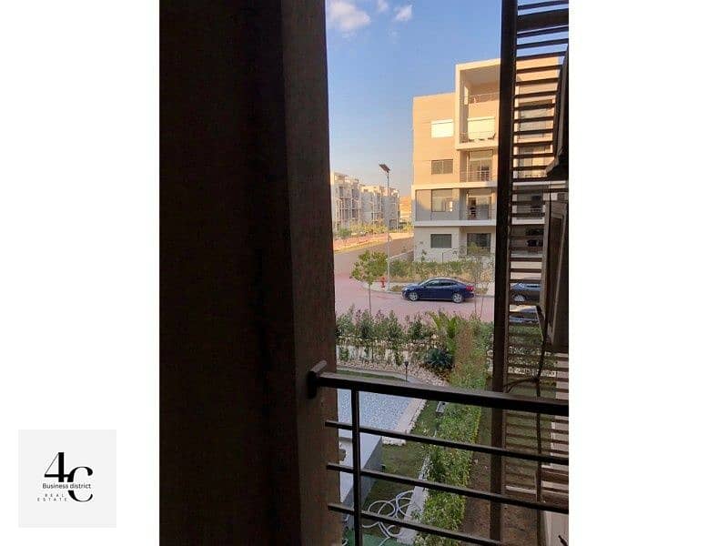 Apartment 150m at the lowest price in the market fully finished corner for sale in Fifth Square Al Marasem in Fifth Settlement 4