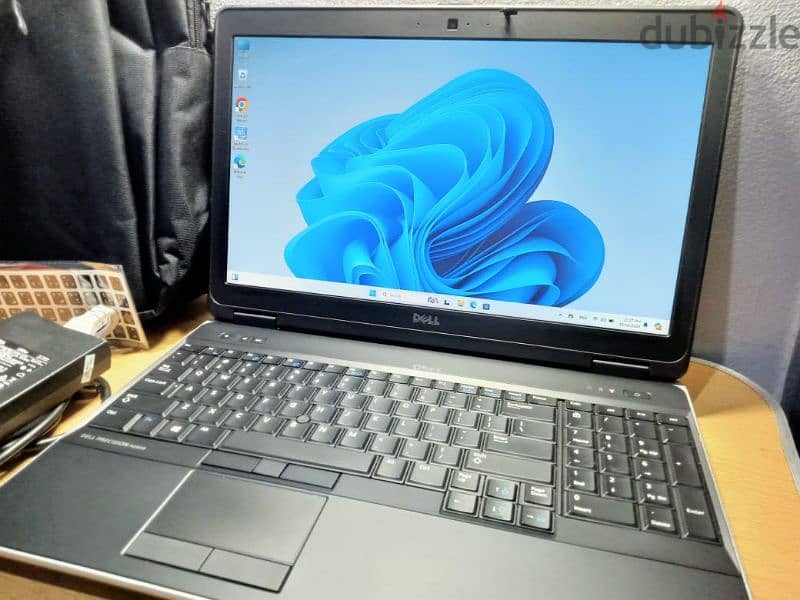 Dell precision ram 16 الجهاز من بلجيكا بهاردين وكارتين شاشه 10