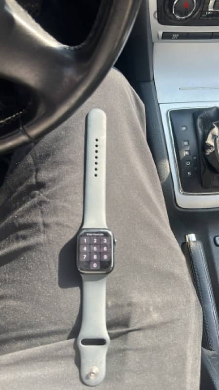 apple watch SE 44mm 1