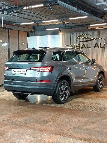 سكودا كودياك 2024 1.4 A/T Sport line 7 Seats 6