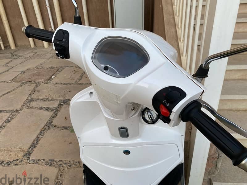 سكوتر لقطه يعتبر جديد keeway versilia  scooter كى واى فيرسيليا 700 km 3