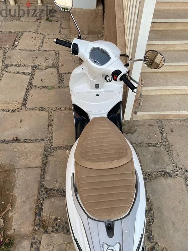 سكوتر لقطه يعتبر جديد keeway versilia  scooter كى واى فيرسيليا 700 km 6