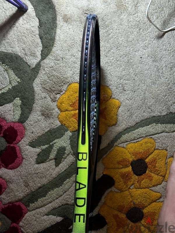 2 Wilson blade v 8 16x19 305 gram 2