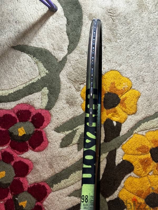 2 Wilson blade v 8 16x19 305 gram 3