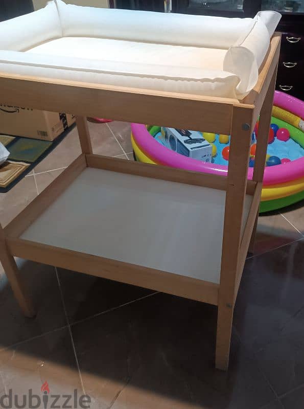 Ikea changing table with babycare mat ترابيزة ايكيا لتغيير الحفاضات 4