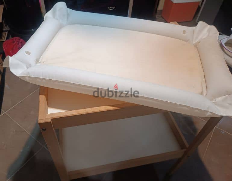 Ikea changing table with babycare mat ترابيزة ايكيا لتغيير الحفاضات 7