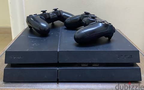 Playstation 4 ps4 fat 500 GB With 2 original controllers