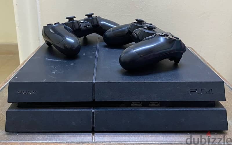 Playstation 4 ps4 fat 500 GB With 2 original controllers 0