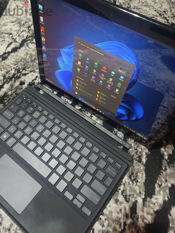 Dell laptop and Tablet windows. Dell latitude 5290. Core i5 Gen 8 Ram8 6