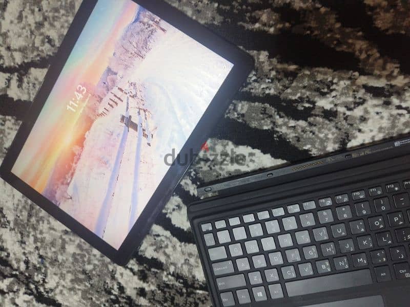 Dell laptop and Tablet windows. Dell latitude 5290. Core i5 Gen 8 Ram8 18