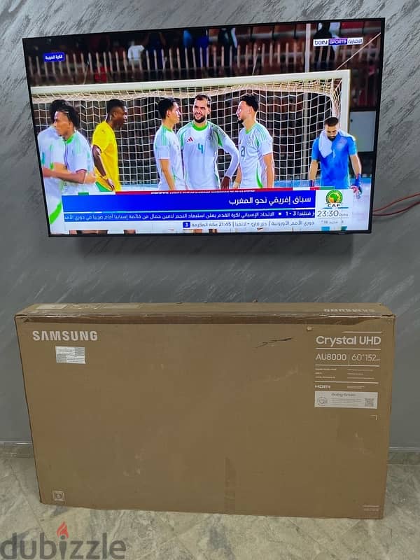 SAMSUNG  Crystal UHD  AU8000 60"152cm  شاشة للبيعCNN 2