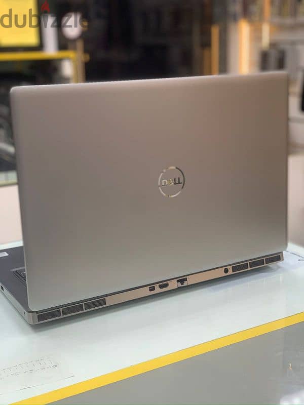 Dell Precision 7750 1