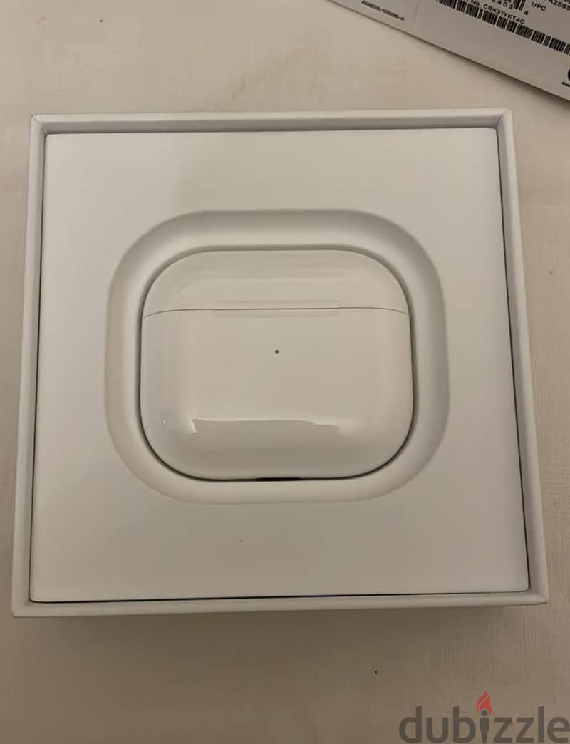 Airpods pro 3rd Generation new, with cable 3