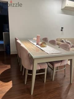 Dining table 0