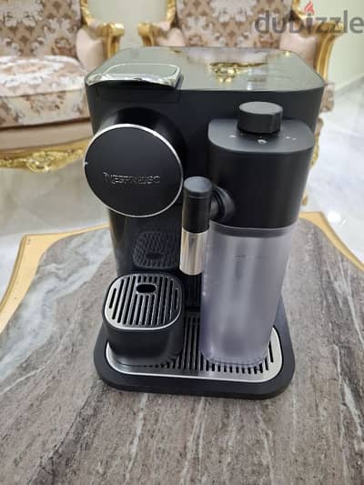 للبيع ماكينه اسبرسو كبسولات  ماركة نسبرسو  Nespresso Gran Lattissima