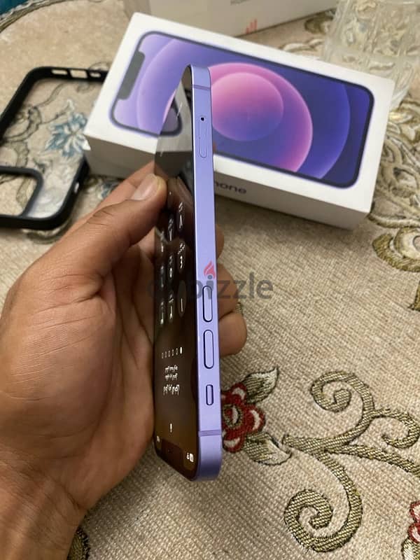 iPhone 12  128 بالعلبه 4