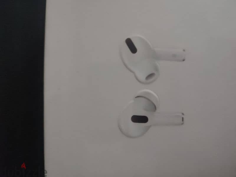 AirPods Pro With MegaSafe Charging Case - With VC 0