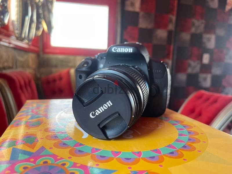 canon 700D for sale in very good condition 3