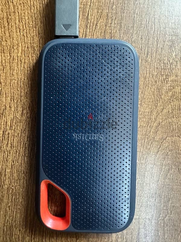 Sandisk External SDD 1TB Extreme 1GB/s Transfer Speed 1