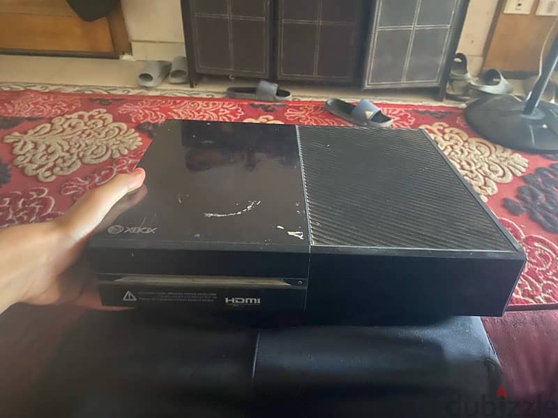 xbox one with two controllers 1