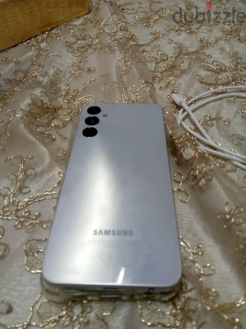 Samsung A05s شاحن و سماعه و علبه استخدام اسبوع 1