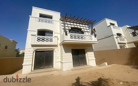 villa for sale in Hyde Park, Fifth Settlement, ready for delivery, 4 floors ((resale))