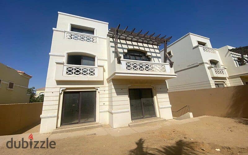 villa for sale in Hyde Park, Fifth Settlement, ready for delivery, 4 floors ((resale)) 0