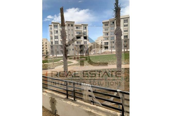 For sale apartment139 m prime location with the lowest down payment in Hyde Park Compound 3