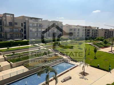 Apartment for sale, fully finished, with air conditioners and installments, 205 m, in Fifth Square, Fifth Settlement