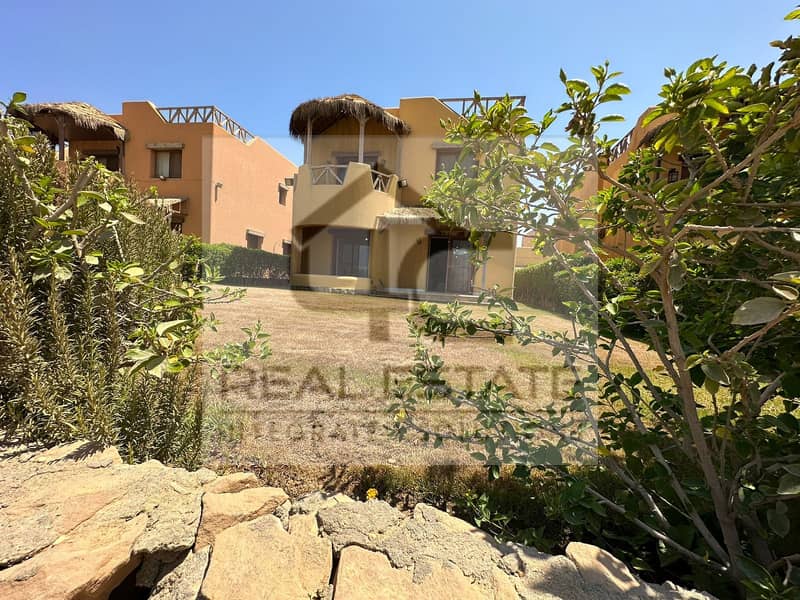 Stand-alone Fully finished, ready to move in  Directly on swimming pool  First valley on the sea  Sea-view from all bedrooms 4BR with negotiable price 2