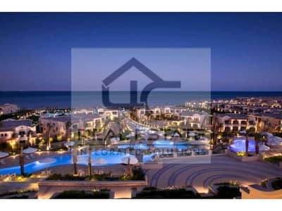 For a quick sale in Amwaj, a seaside penthouse of 85 square meters, finished with air conditioning, on a lake view, at the lowest cash price.