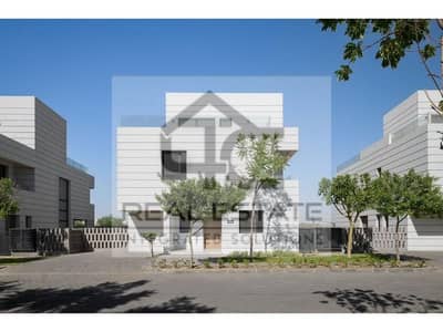 townhouse at lowest price ready to move 226 m