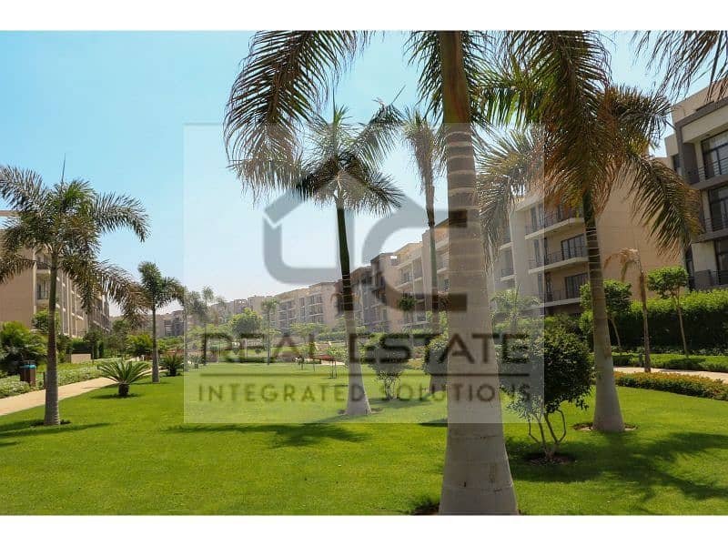 apartment under price market in fifth square compound 3 bedroom 0