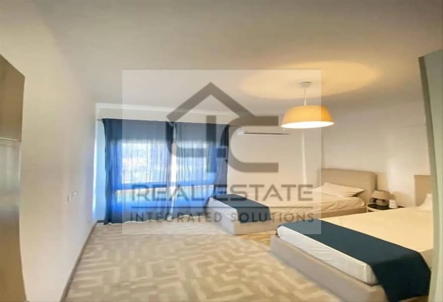 With down payment 5,8 apartment with garden a fully furnished for sale in Fifth Square 5