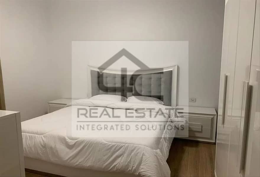 With down payment 5,8 apartment with garden a fully furnished for sale in Fifth Square 7