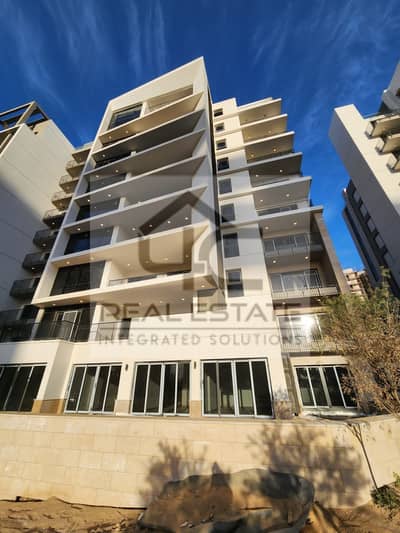 Duplex for sale, finished with air conditioners, with a distinctive division into a second and third floor in Sheikh Zayed