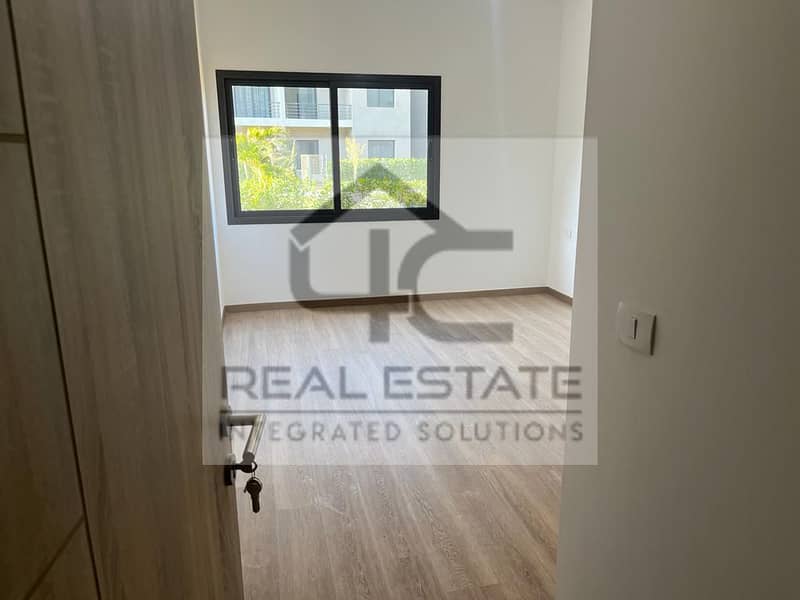 Fully finished apartment 182 for sale in Fifth square, delivery 2025 and completion in installments over 7 years - price includes maintenance and park 2